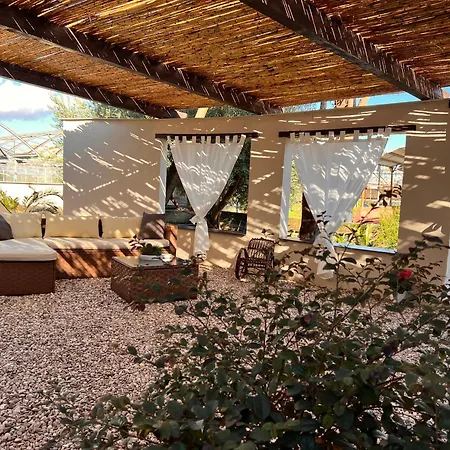 Πανσιόν Sunday Estate 